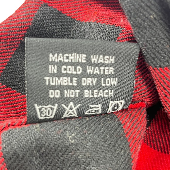 Eskimo Ice Fishing Gear Mens Flannel Shirt Red Black Plaid Button Up Small - Picture 9 of 9